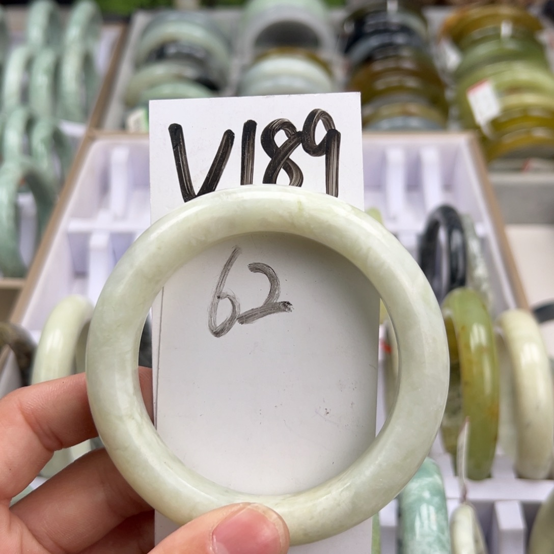 岫玉手镯未镶嵌天然岫玉