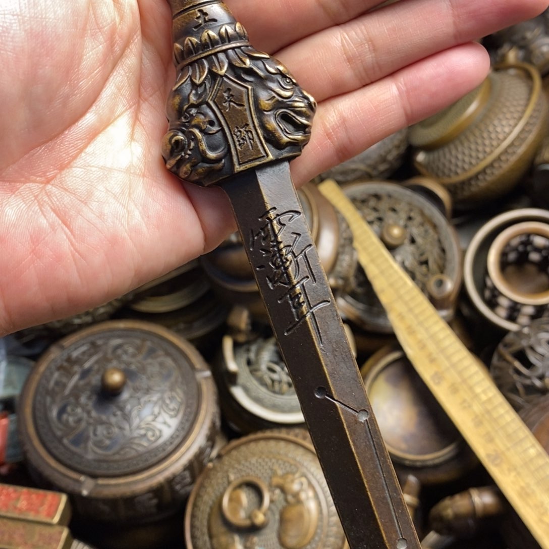 精美铜器做工精良