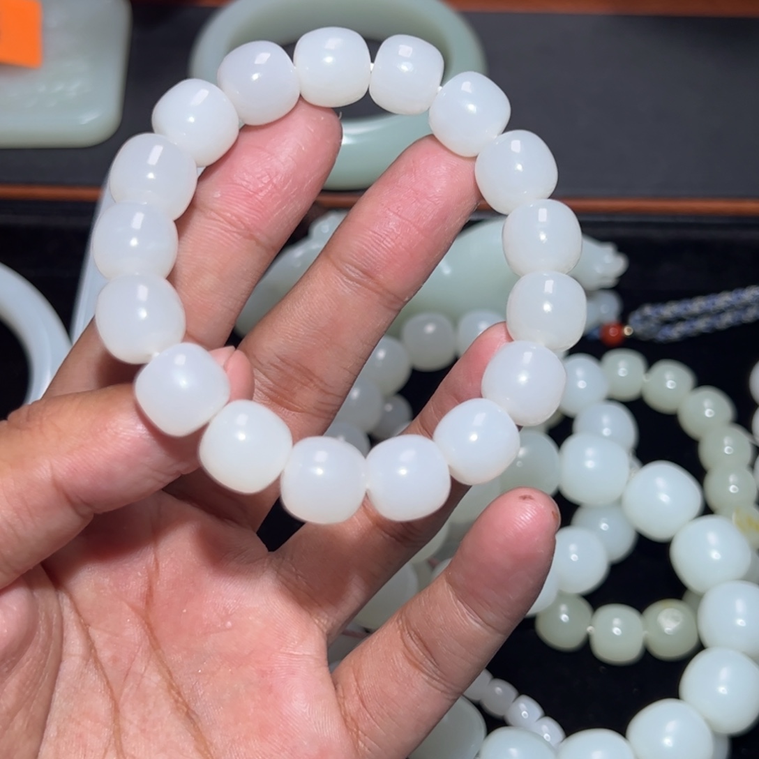 和田玉未镶嵌手链