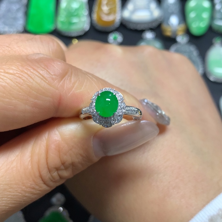 【闪购商品】翡翠颈饰18K金镶嵌戒指