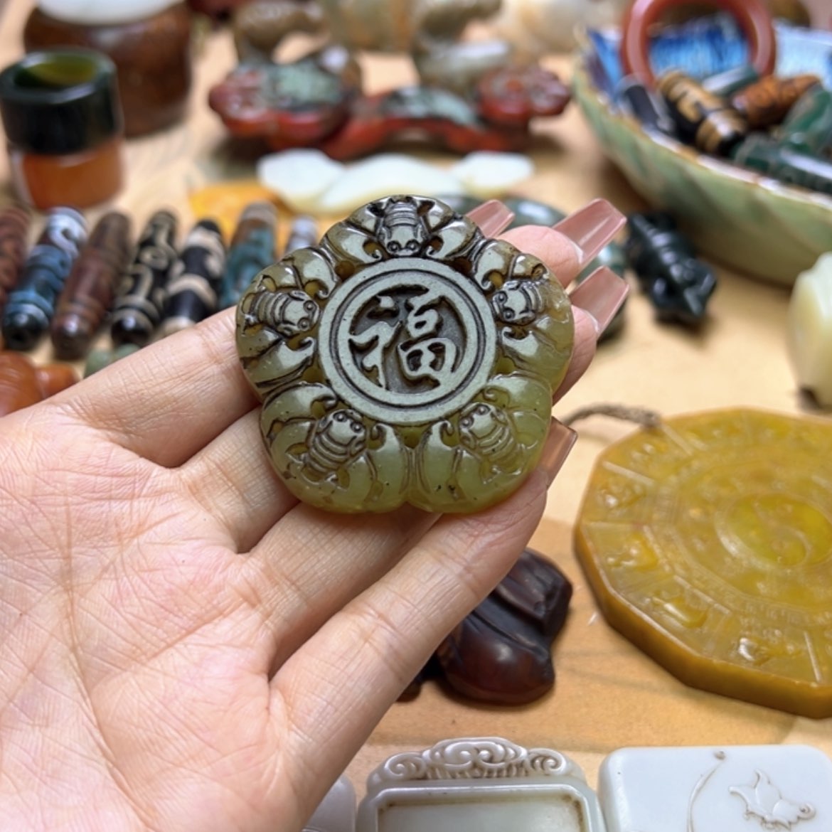 【闪购商品】蛇纹石玉颈饰未镶嵌