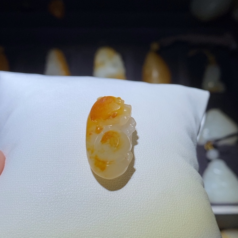 【闪购商品】吊坠(不含链)未镶嵌和田玉