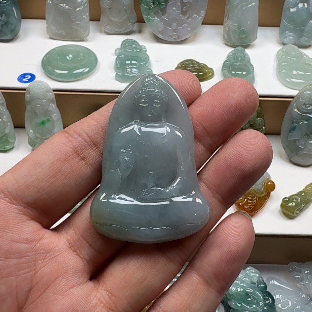 明***知翡翠未镶嵌颈饰翡翠