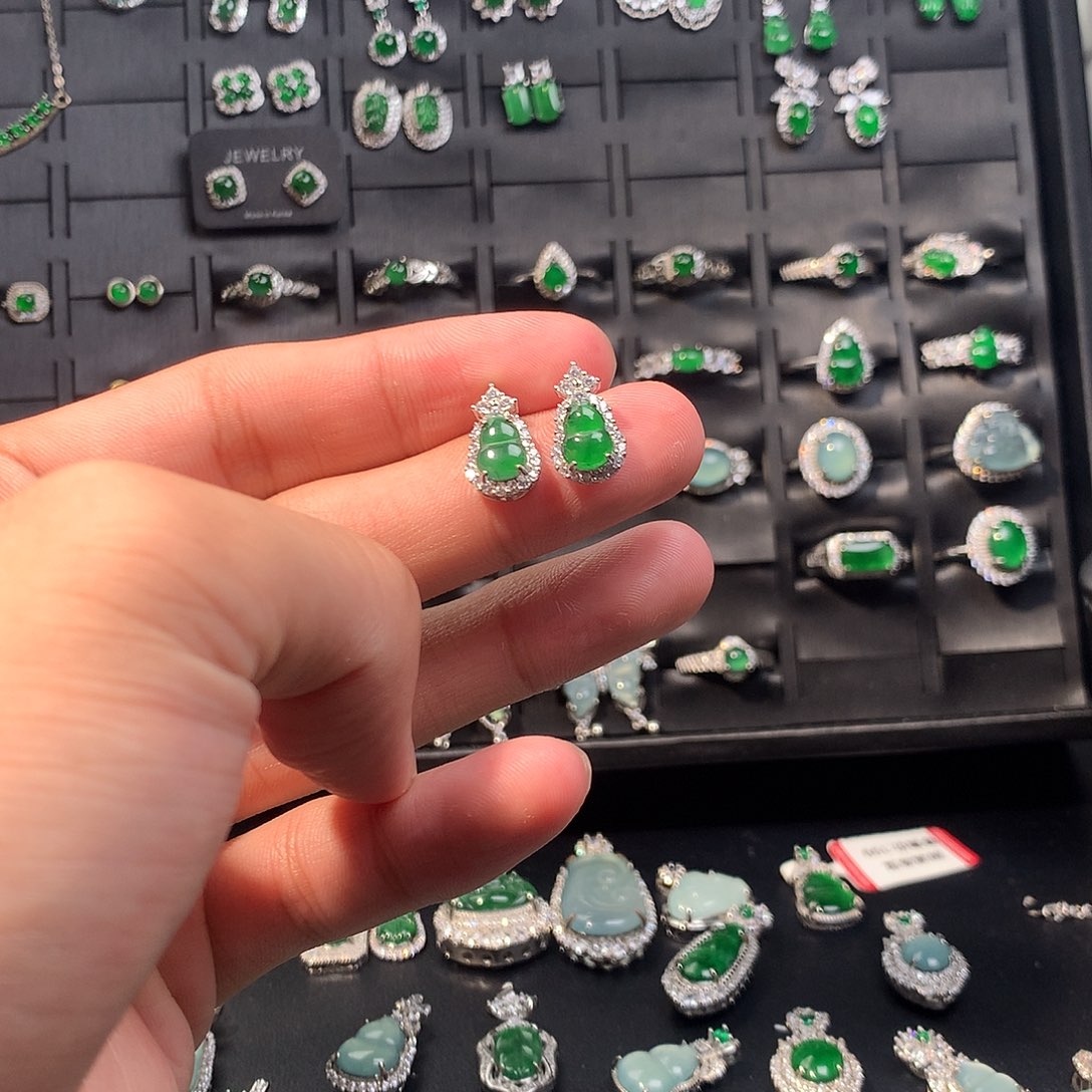 翡翠未镶嵌耳钉耳钉