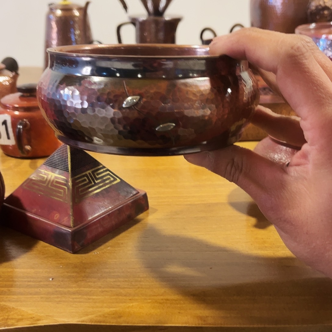 银桔钉小壶承手工锻打工艺