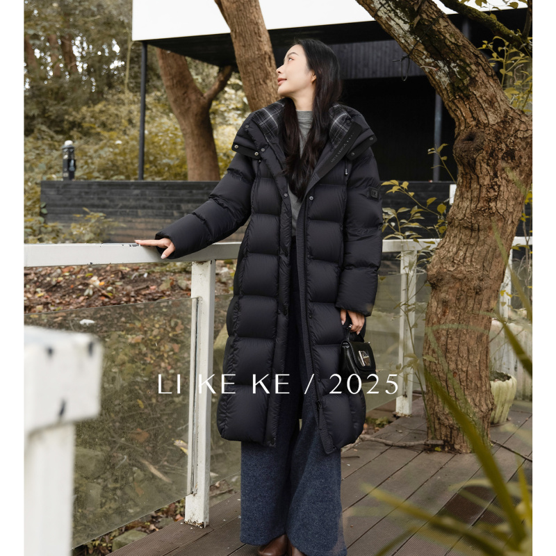 95白鸭绒2025冬季羽绒服女高充绒量高品质长款连帽厚保暖外套8680