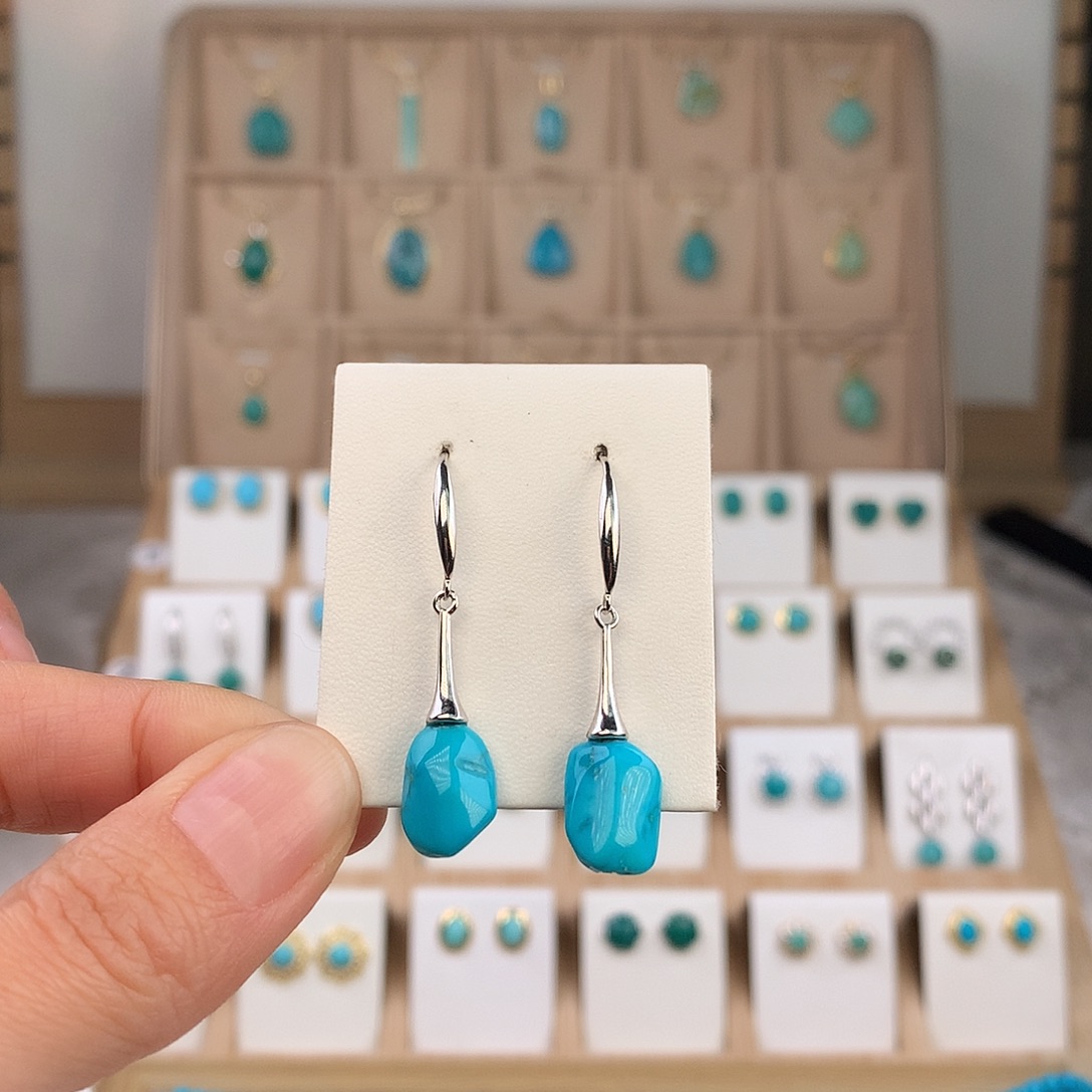 丁***大绿松石银S925镶嵌耳饰