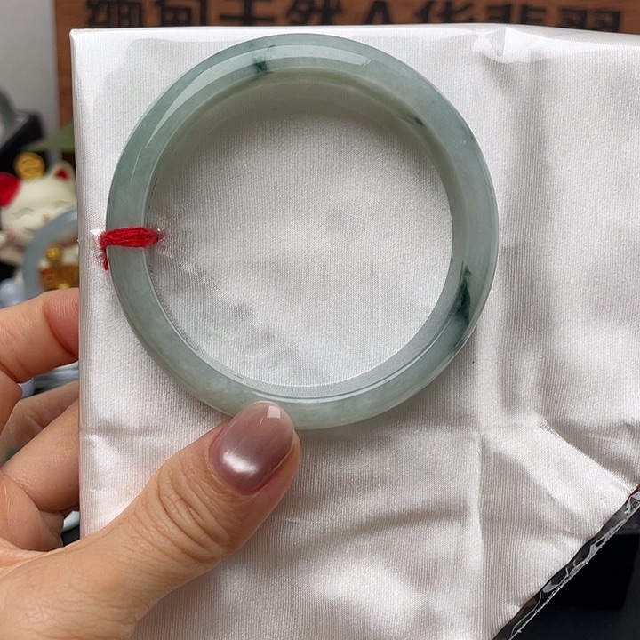 翡翠手镯未镶嵌58正圈轮胎