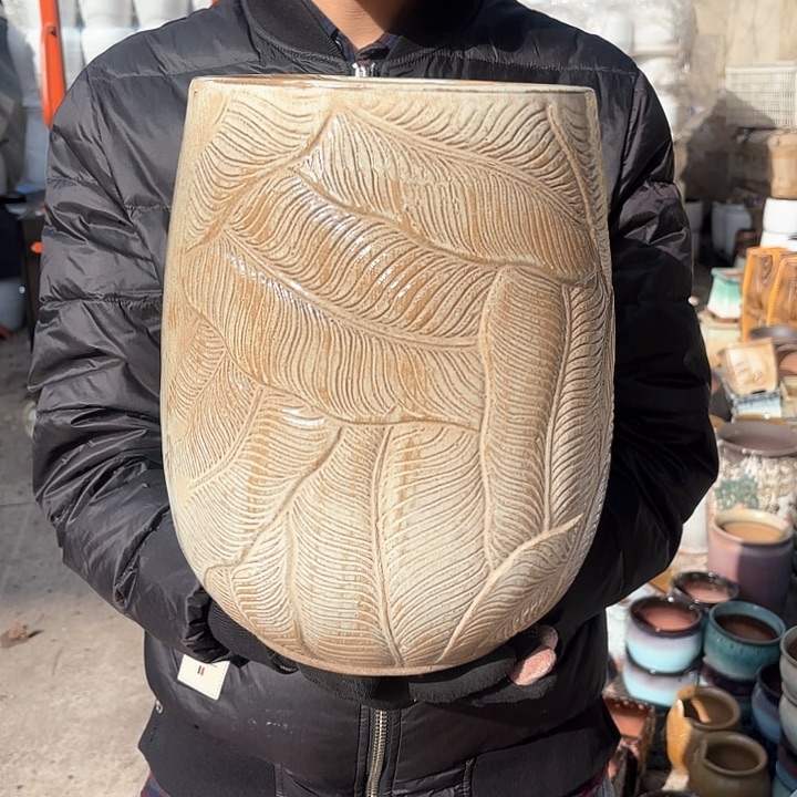 红陶复古芭蕉叶口径20高度30