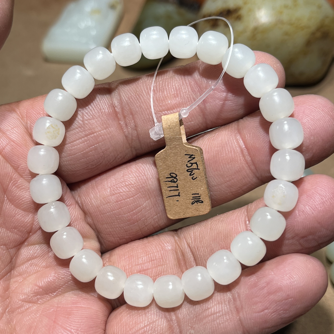 新疆和田玉白玉老型手串8mm油润细糯老熟