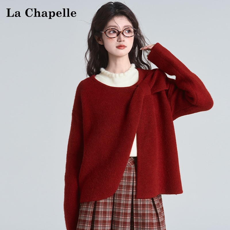 拉夏贝尔秋冬新款不规则针织衫女气质设计感百搭新年红色毛衣外套