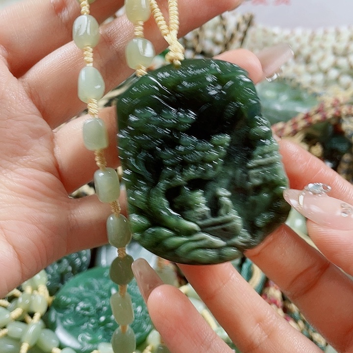 和田玉未镶嵌颈饰