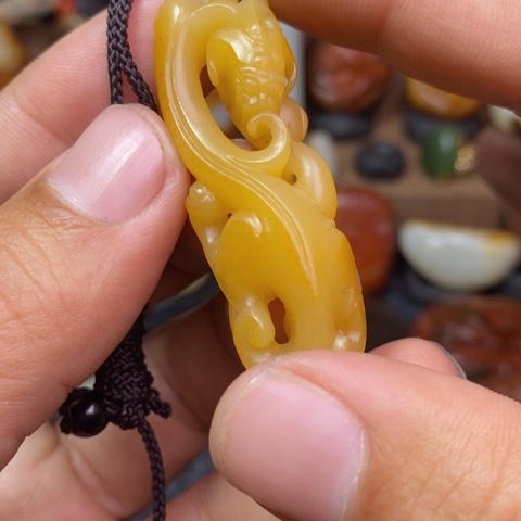 和田玉颈饰未镶嵌