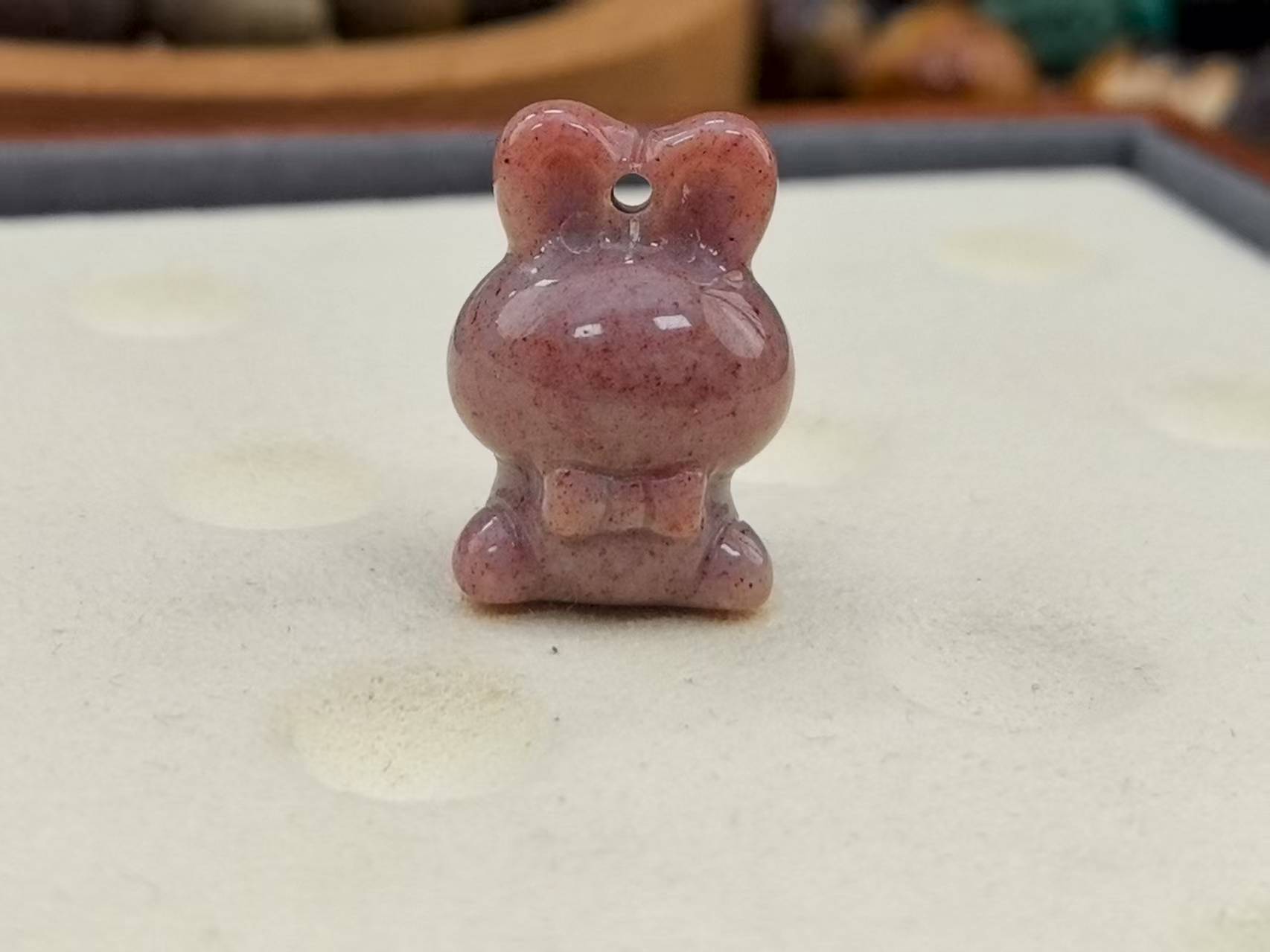 原石石头小小兔子
