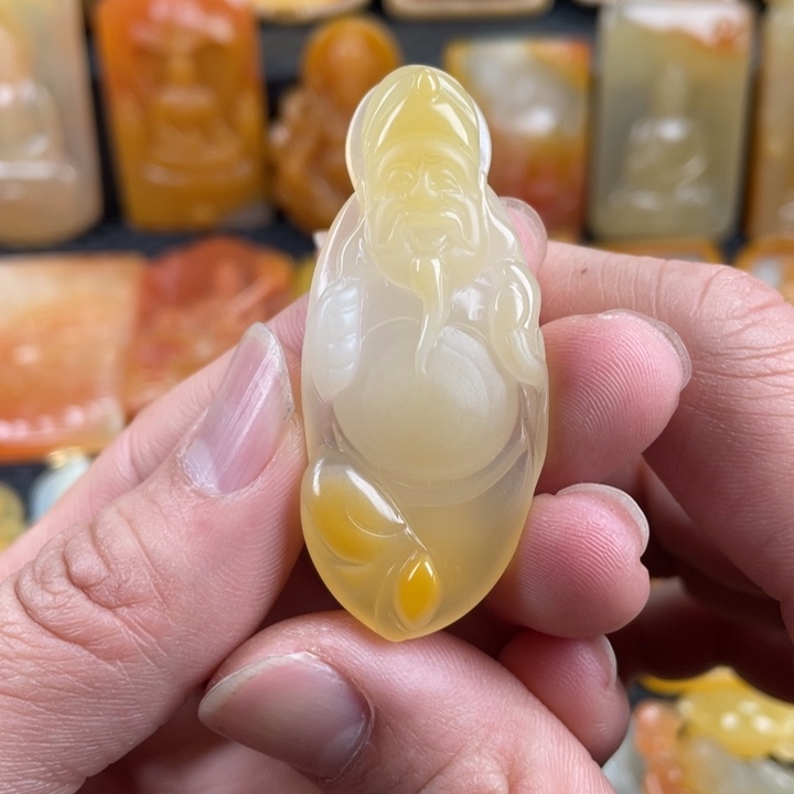 石英质玉（黄龙玉）颈饰未镶嵌