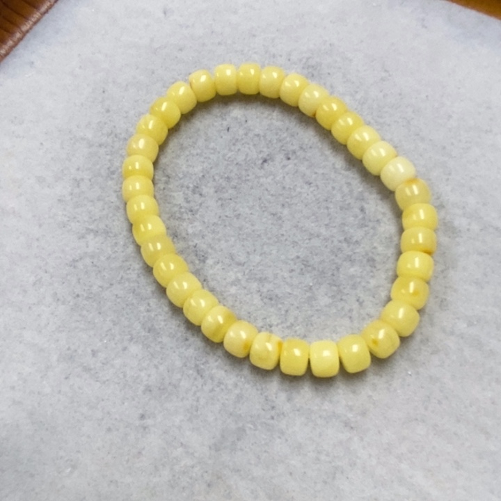 蜜蜡裸石未镶嵌串