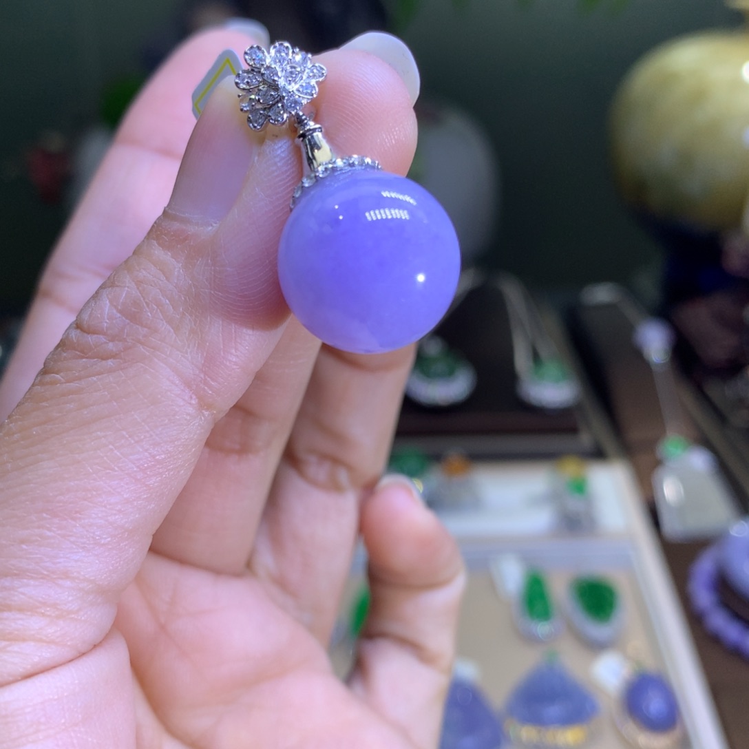 翡翠颈饰18K金镶嵌翡翠