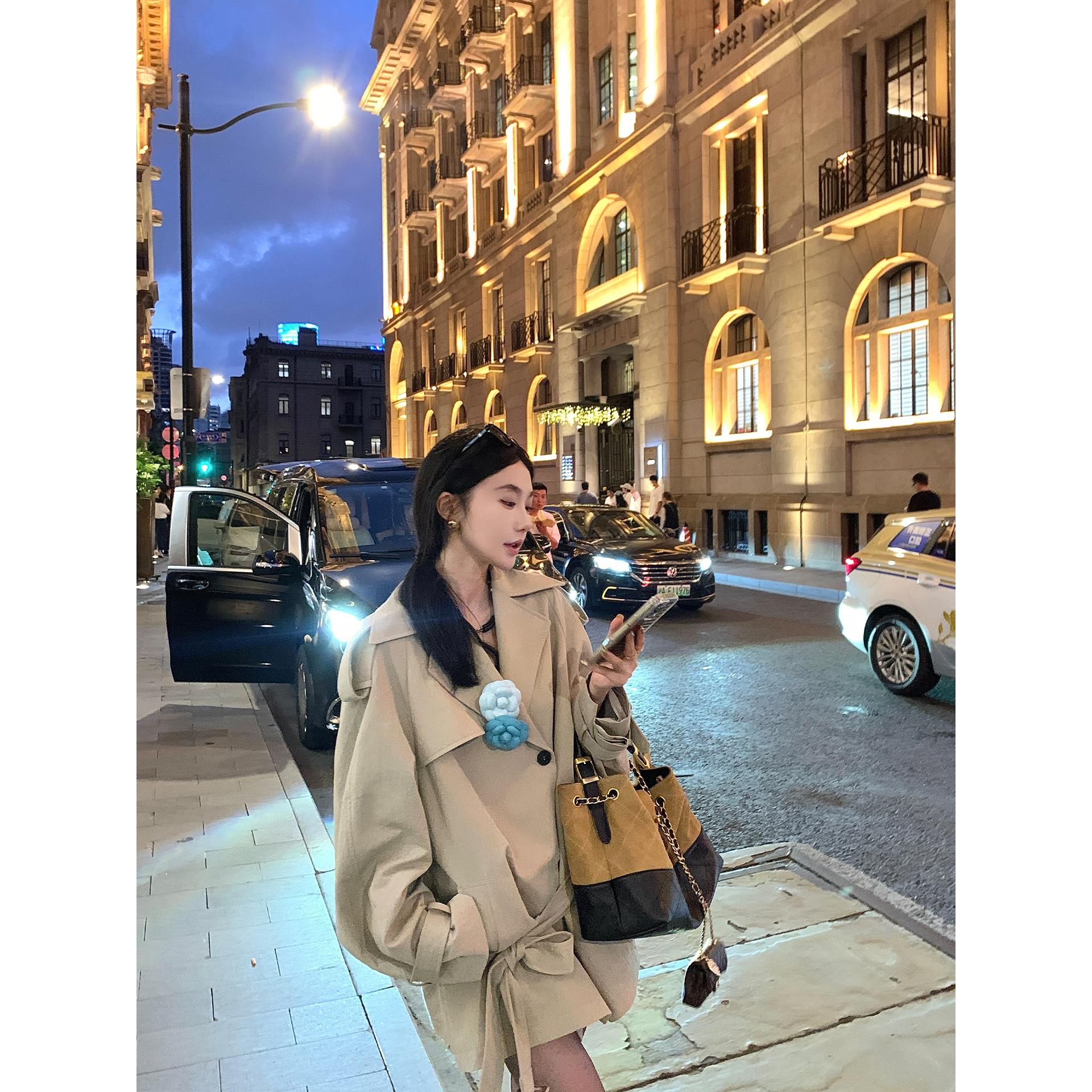 区区欧阳翻领风衣外套女秋季高级感宽松廓型小个子宽松中长款大衣