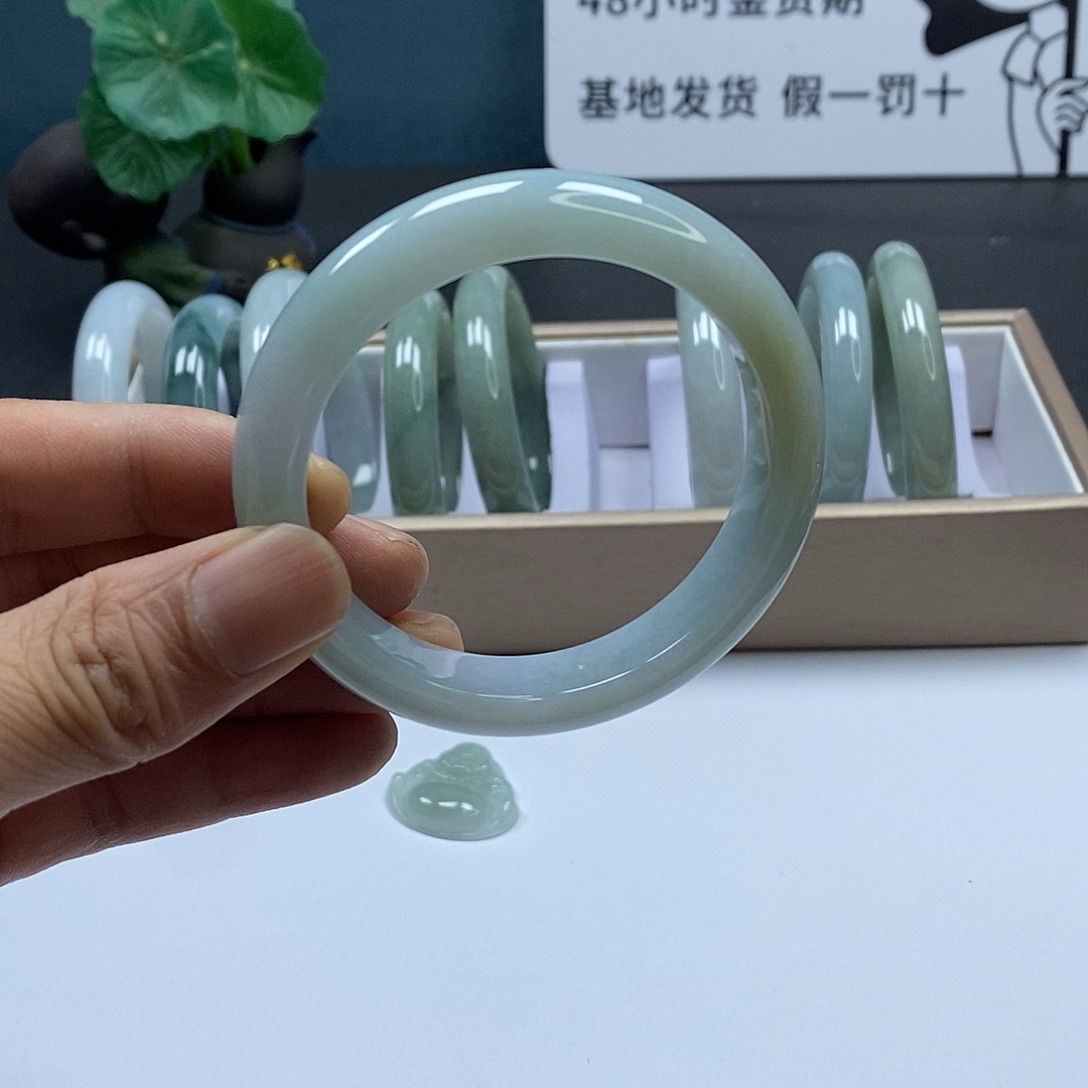 翡翠未镶嵌手镯翡翠手镯