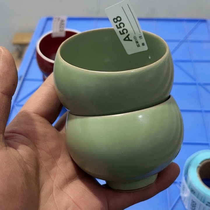 茉***茶具默认微瑕瓷器、茶具、壶、摆件，介意勿拍 