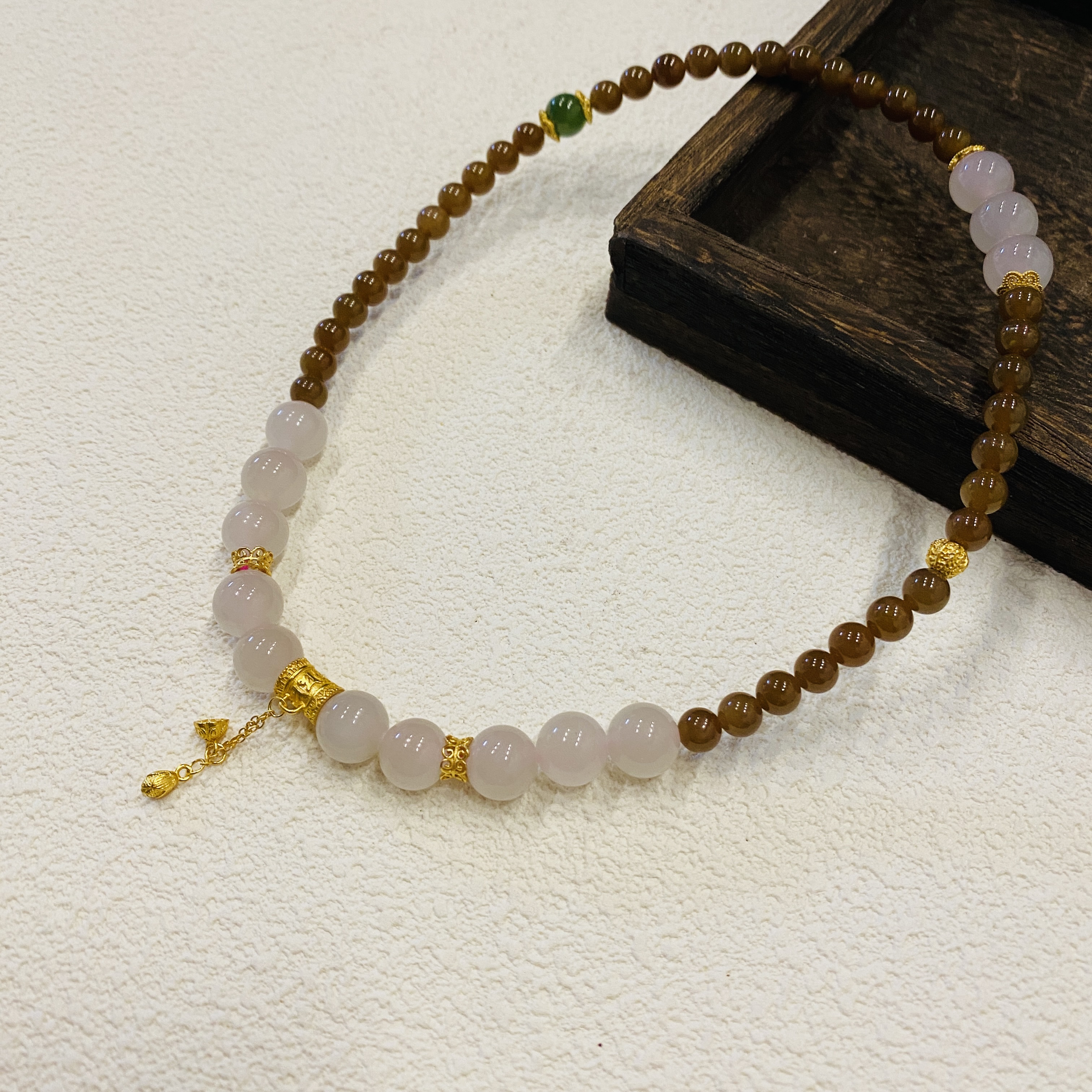 【V姐珠宝】GN12702 和田玉藕粉且末糖手串 （设计款）