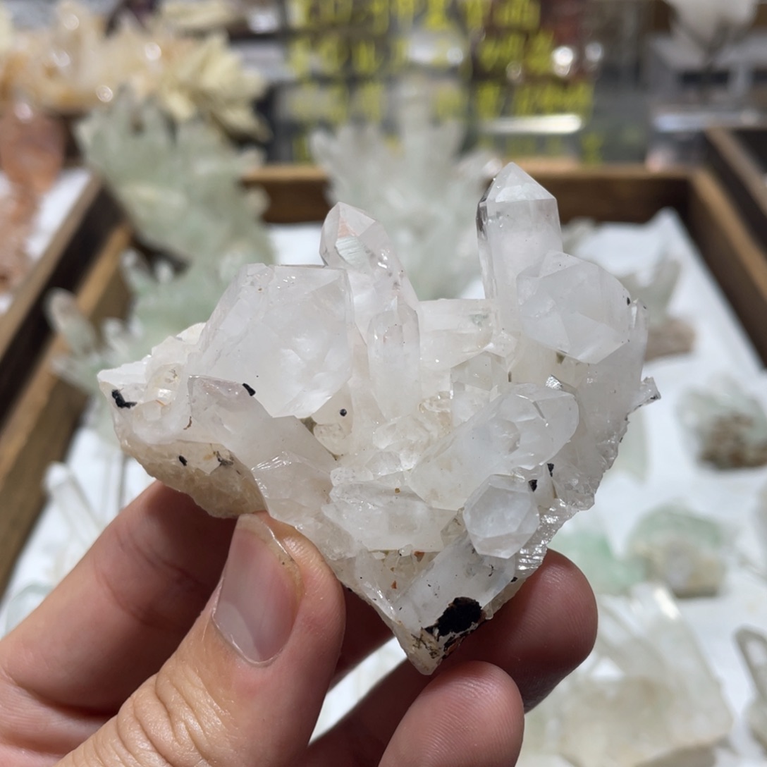 水晶、水晶未镶嵌水晶