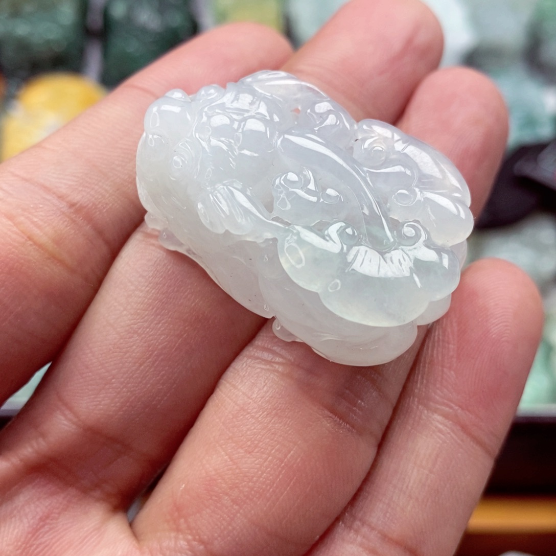 翡翠颈饰未镶嵌翡翠