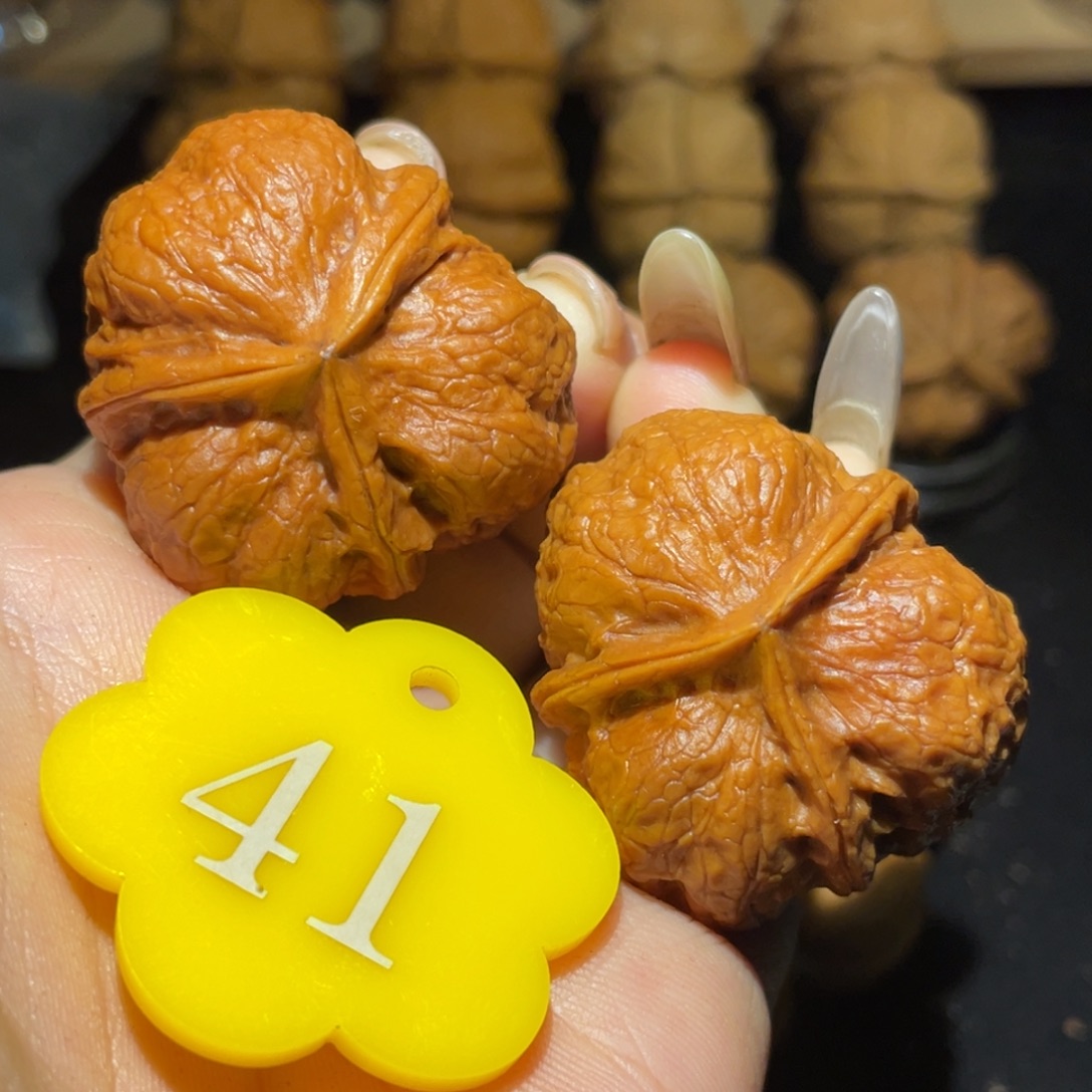 三棱37尺寸核桃。  