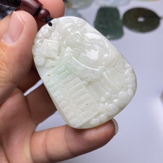 翡翠未镶嵌颈饰翡翠