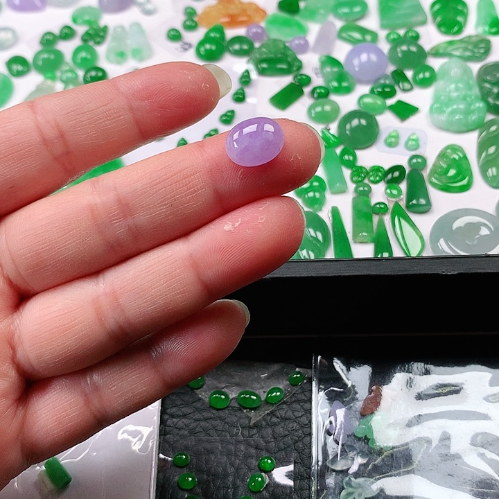 翡翠颈饰未镶嵌翡翠