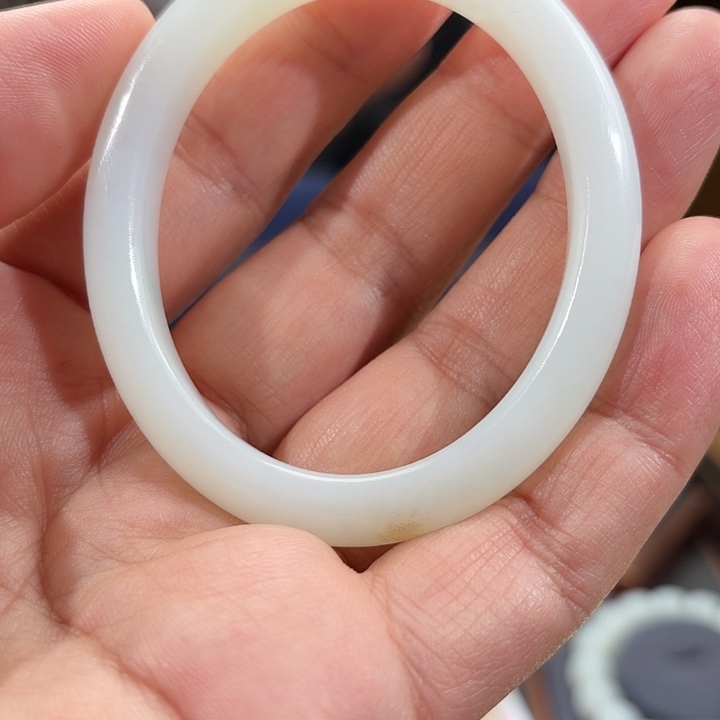 和田玉（白玉）未镶嵌手镯