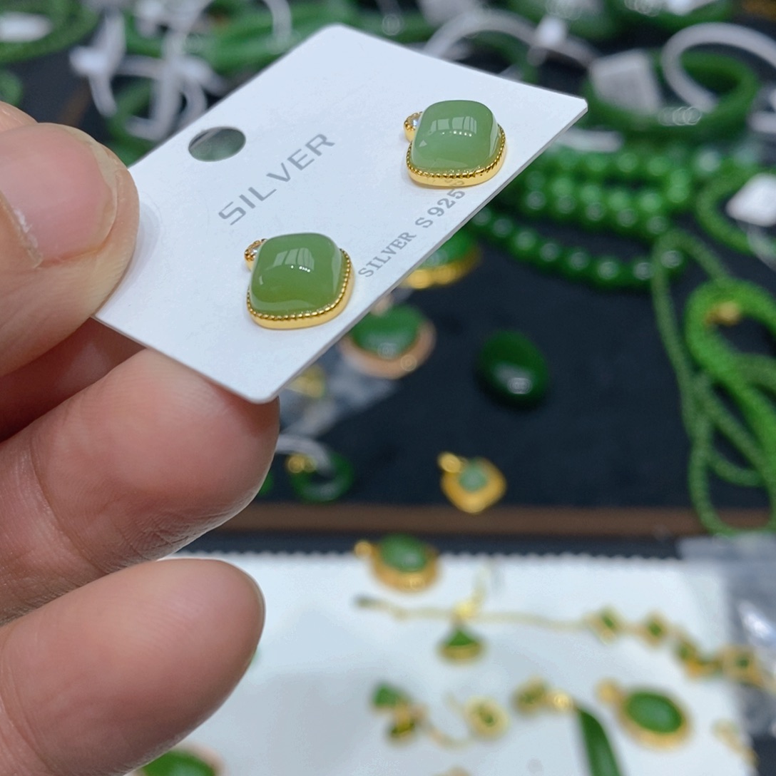 和田玉（碧玉）银S925镀金镶嵌颈饰