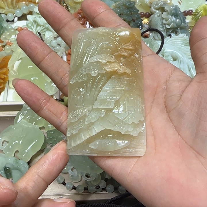 蛇纹石玉吊坠未镶嵌