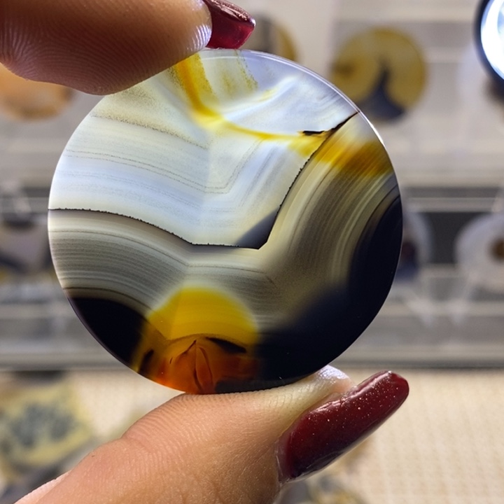 苏***堤玛瑙/玉髓未镶嵌颈饰