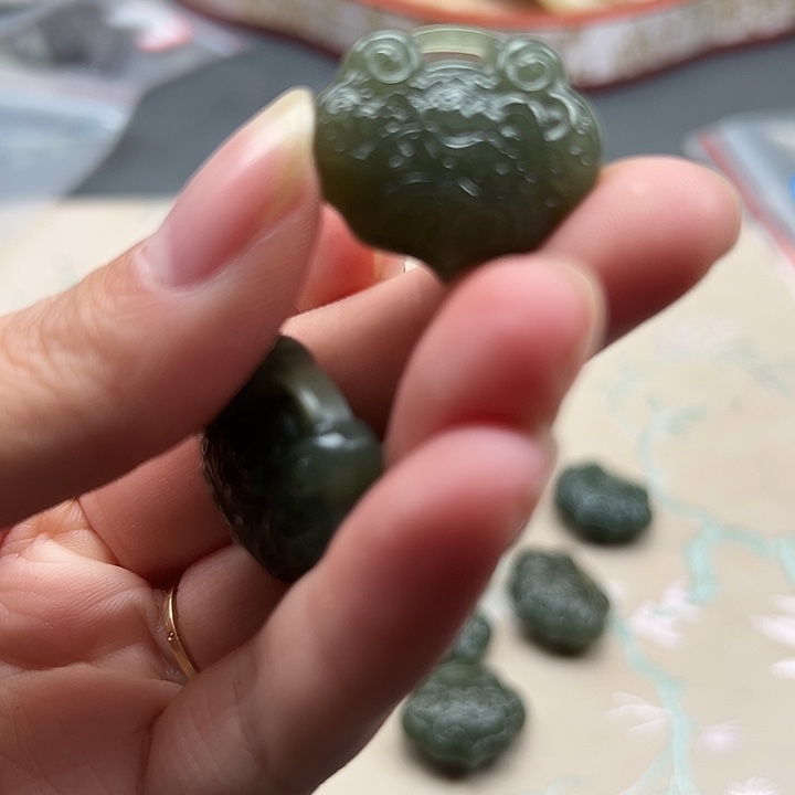 和田玉未镶嵌颈饰24