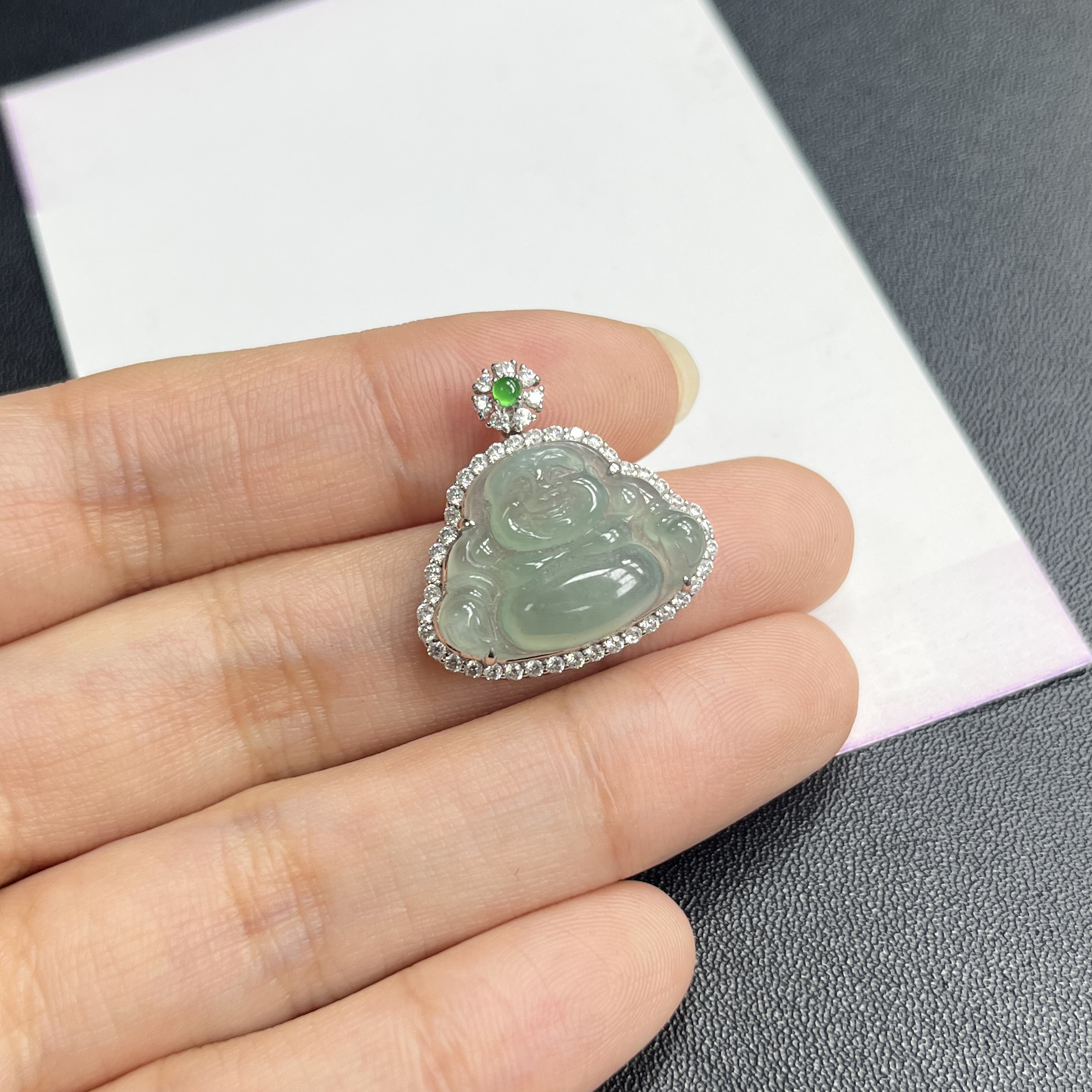 于于珠宝-天然A货缅甸翡翠冰种佛公镶嵌玉石吊坠22.2x22x8.7mm
