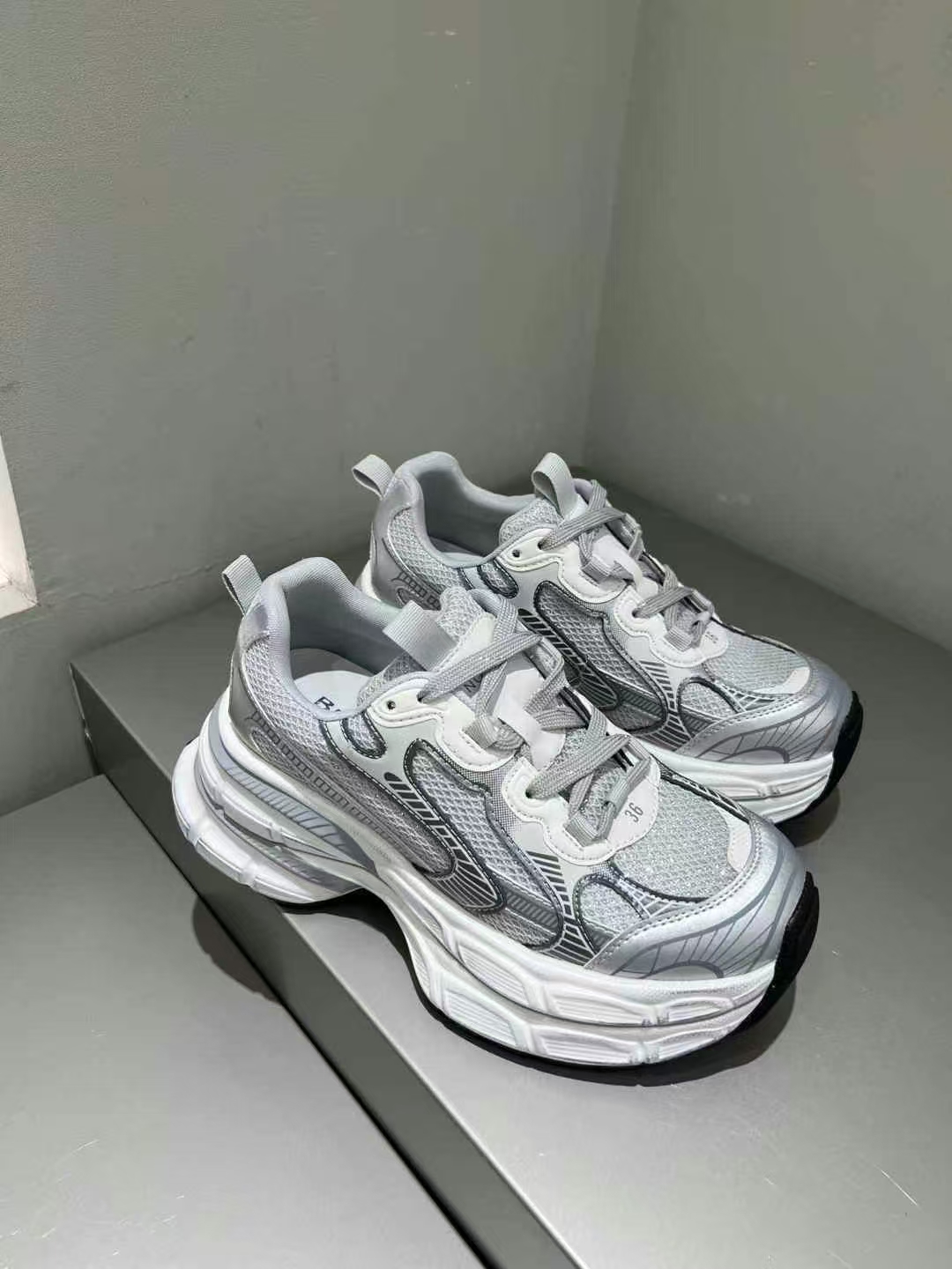 欧版2025夏季银色厚底老爹女鞋透气网面休闲鞋