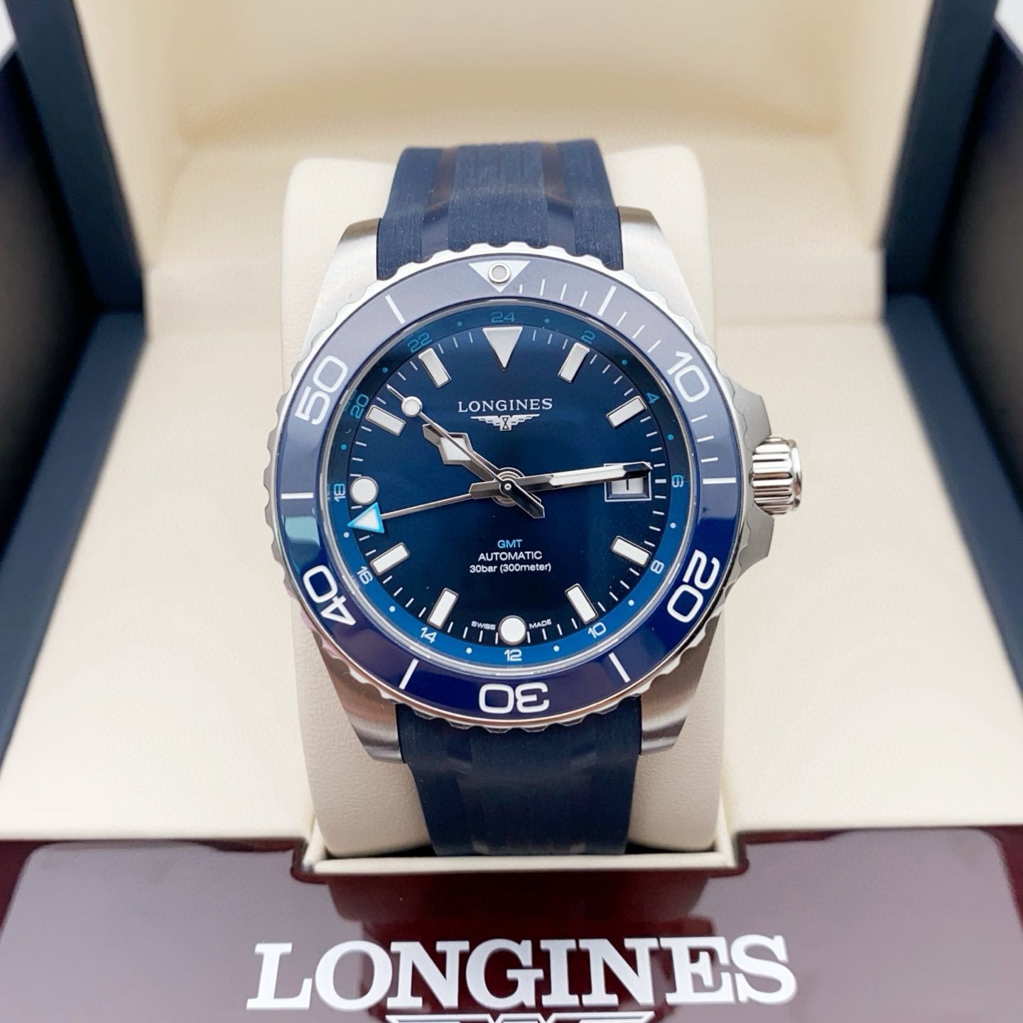 99新 Longines/浪琴 25年4月康卡斯L3.790新款蓝陶瓷41表径GMT