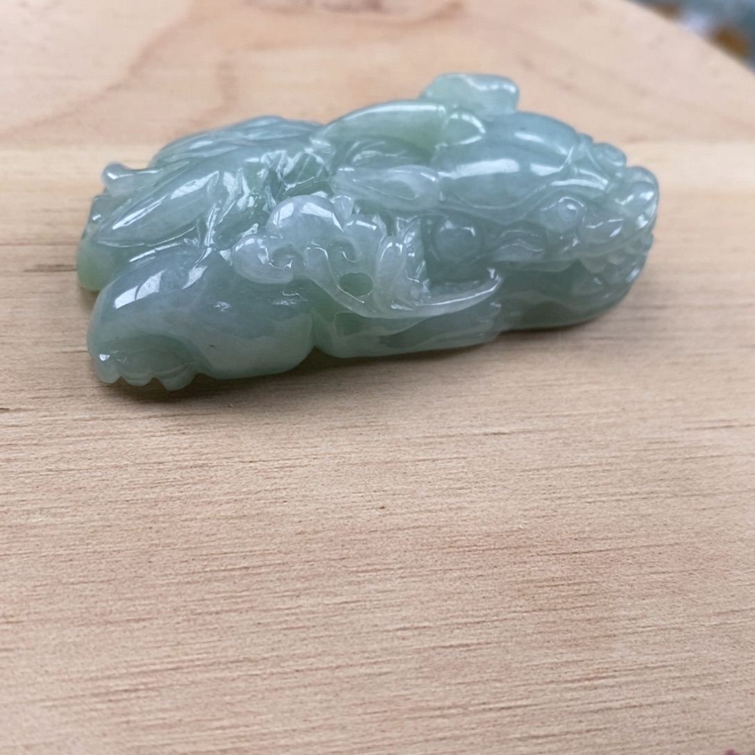 翡翠未镶嵌颈饰多人如意貔貅