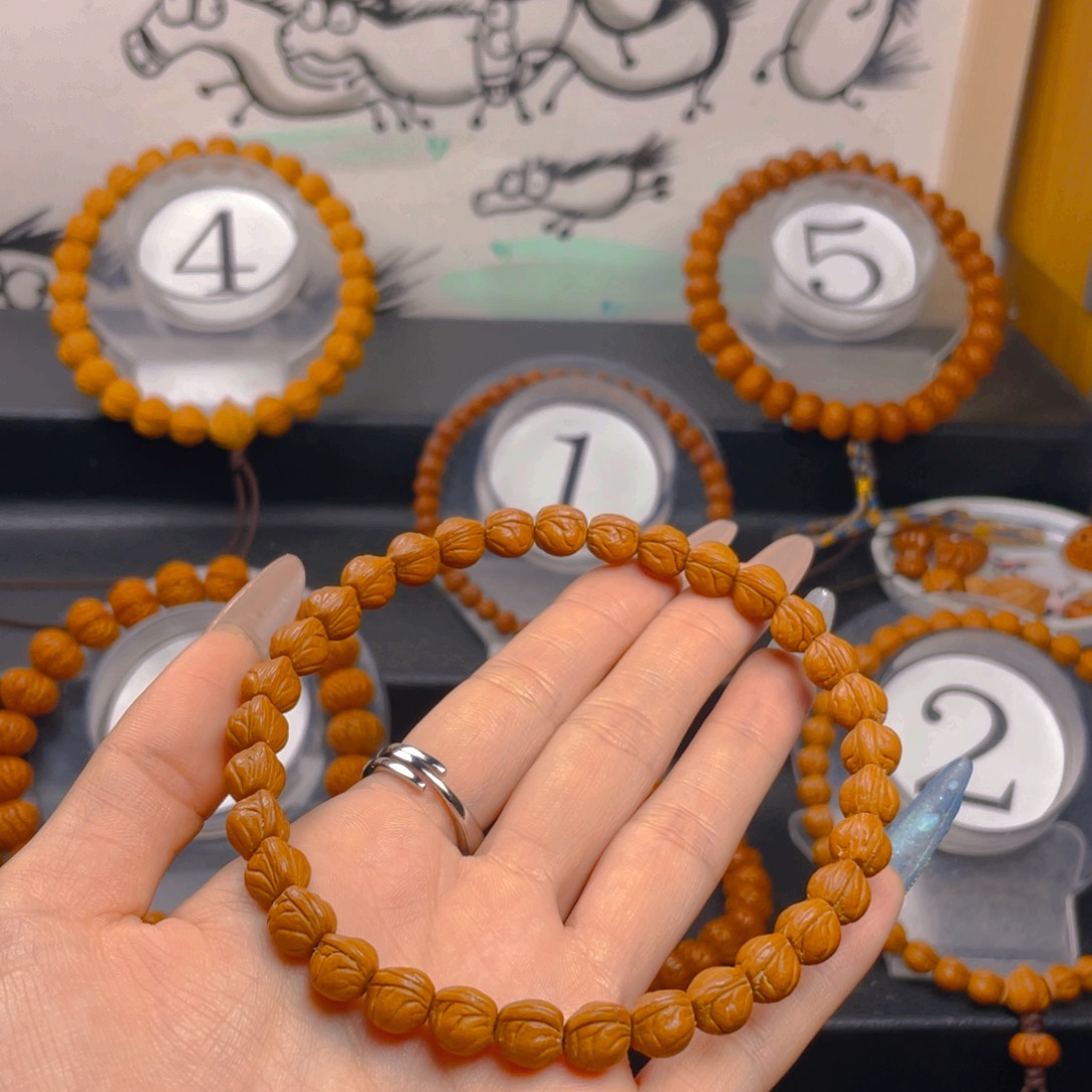 吃***子吊坠桃核0.88888888888