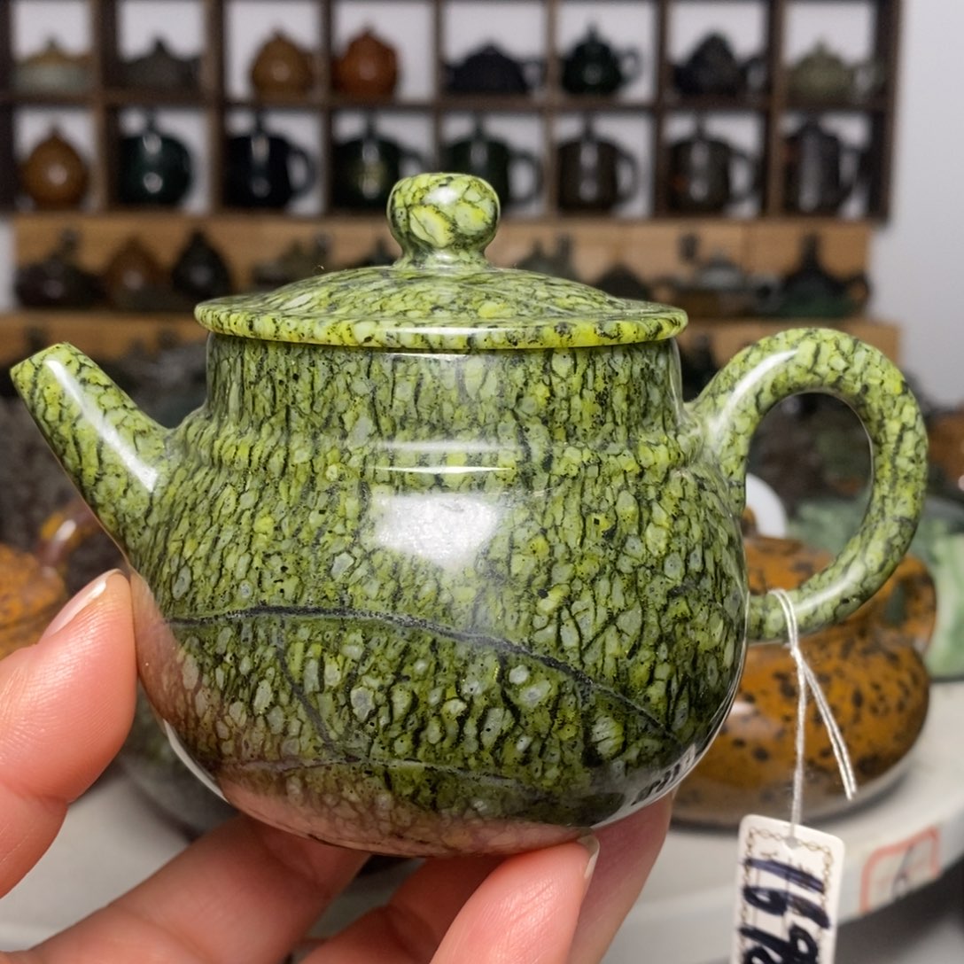 藏玉药王石蛇纹料如意壶200cc