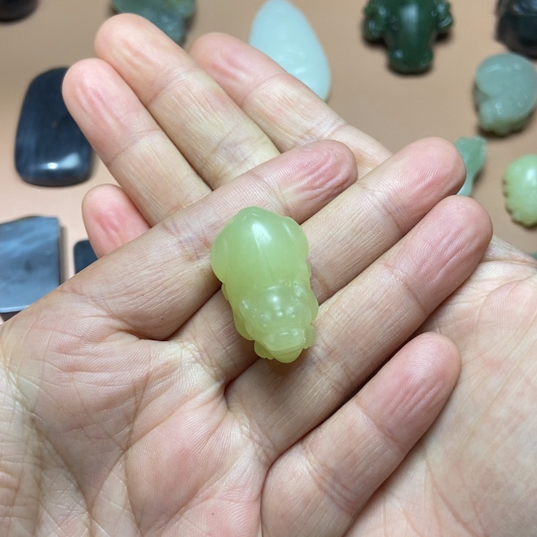 和田玉颈饰未镶嵌定制