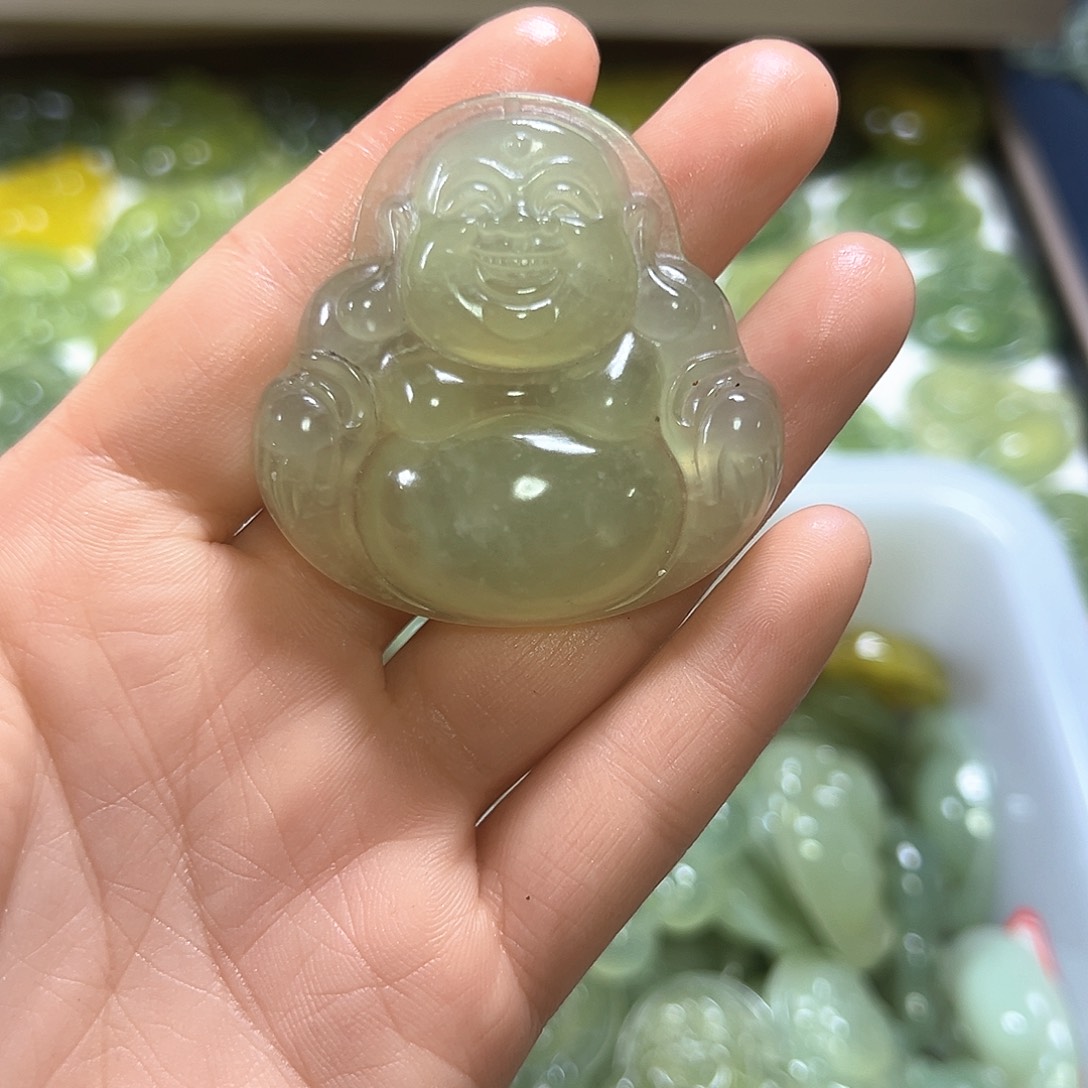 3***7蛇纹石玉未镶嵌颈饰