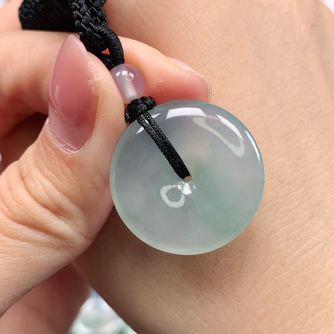 翡翠颈饰未镶嵌平安