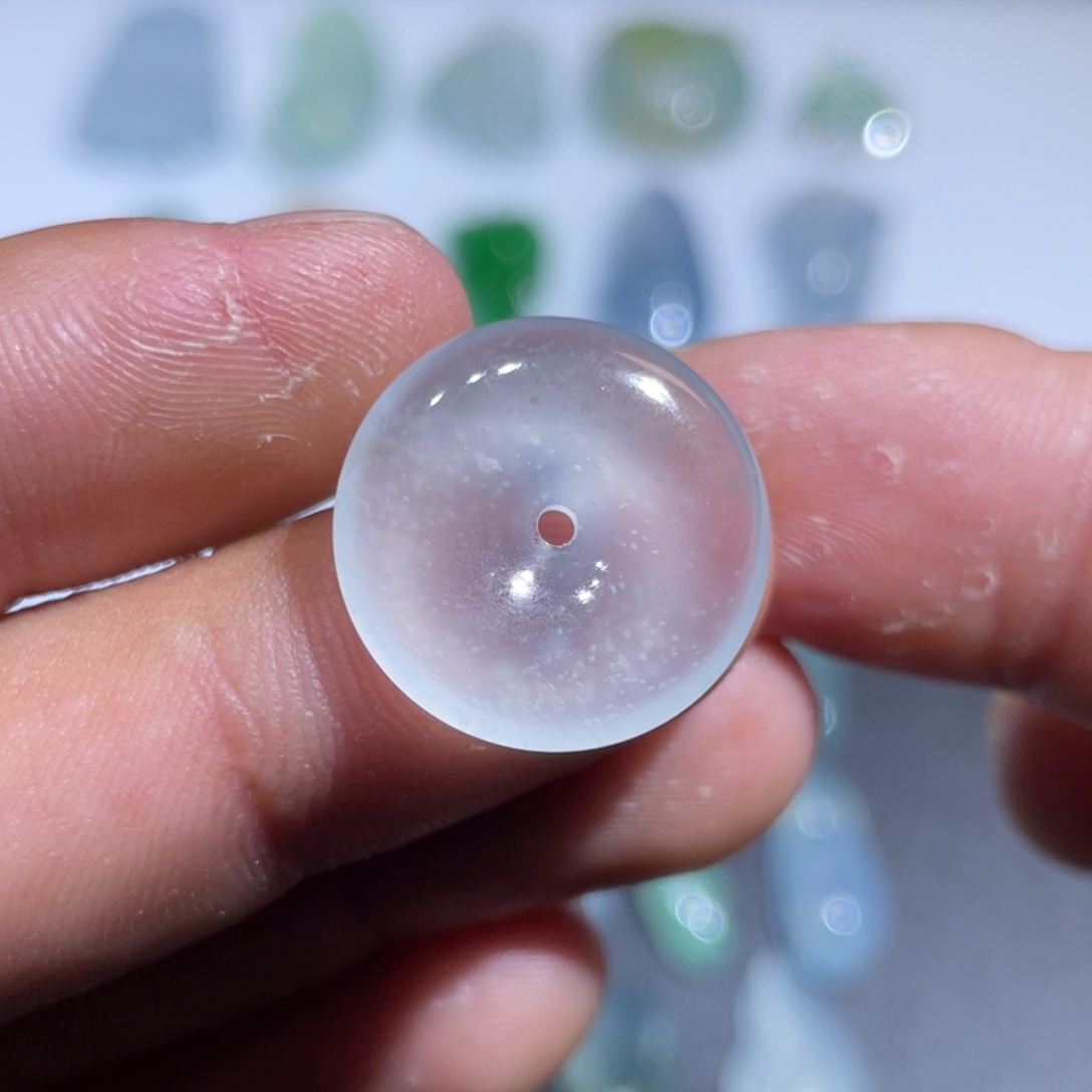 颈饰未镶嵌翡翠高冰玻璃种木纳雪花棉平安扣