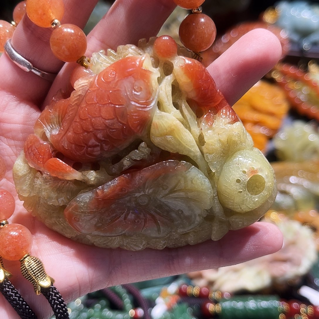 岫玉未镶嵌毛衣链