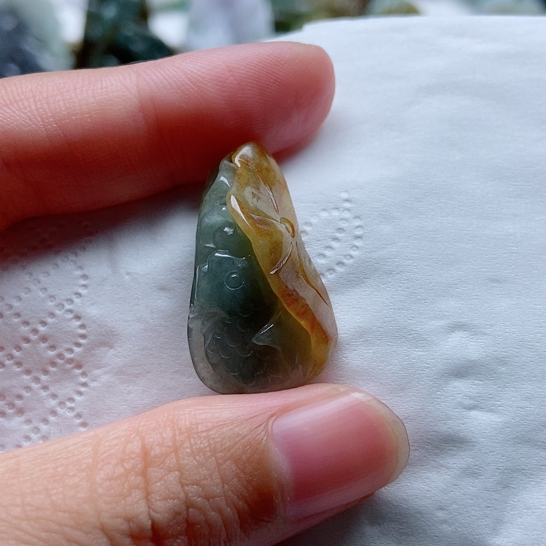 翡翠未镶嵌颈饰翡翠