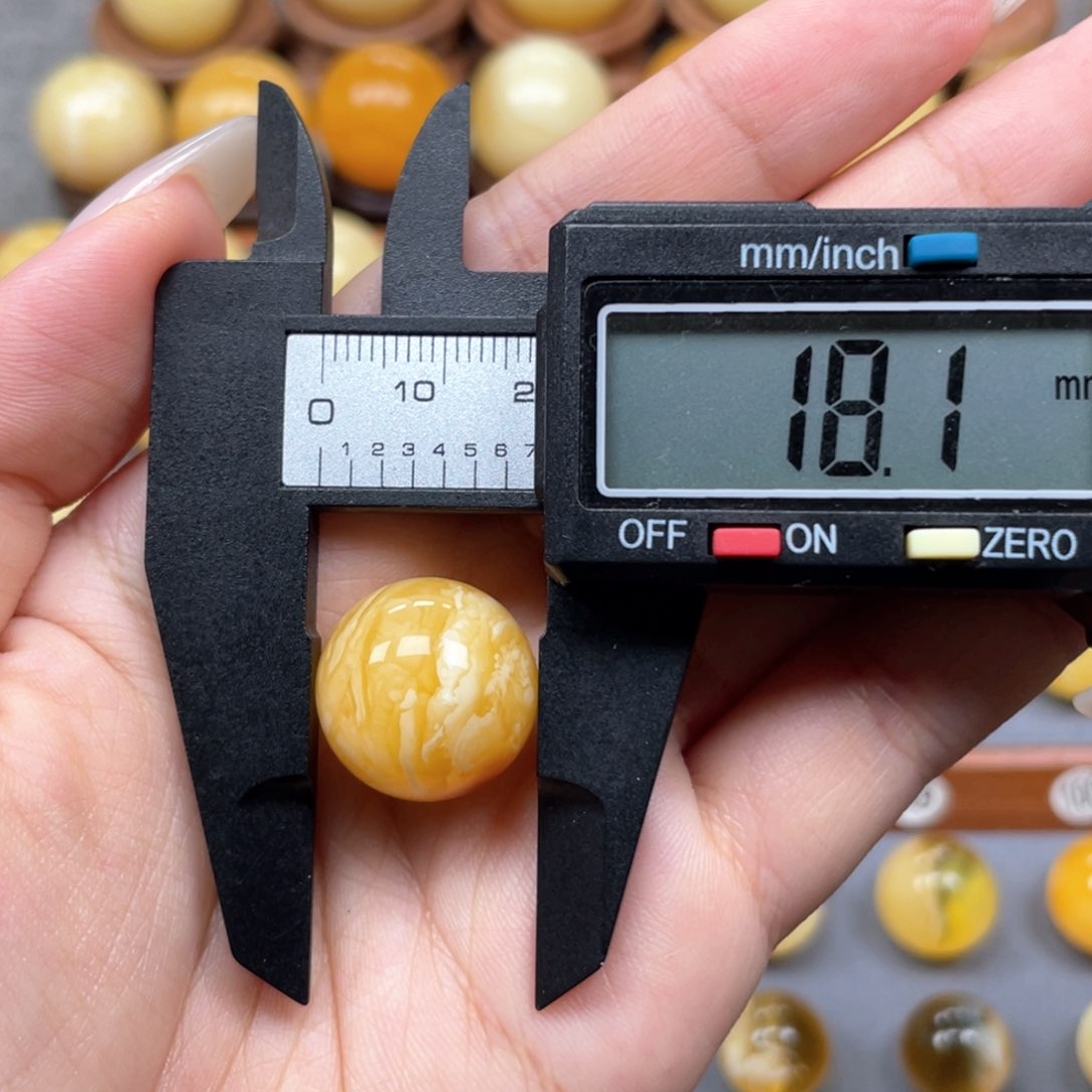 未镶嵌琥珀珠宝奇石