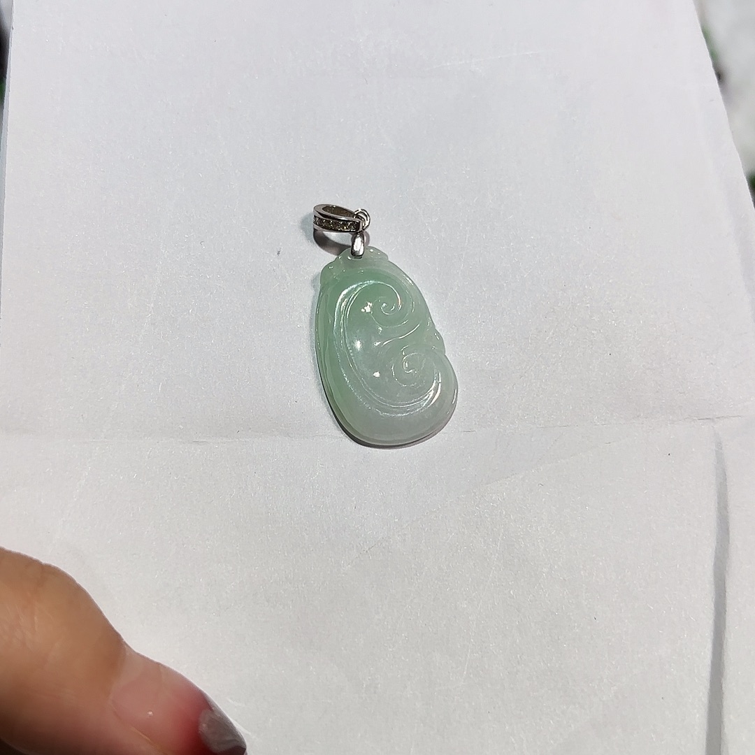 翡翠未镶嵌颈饰A货翡翠镶嵌颈饰
