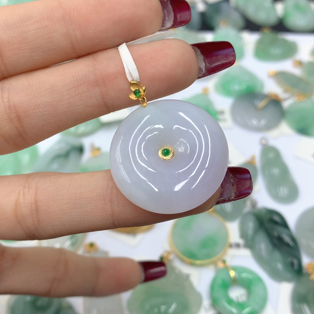 翡翠颈饰足银镶嵌翡翠